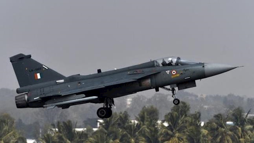 Iranpress: India offers to sell 18 fighter jets to Malaysia