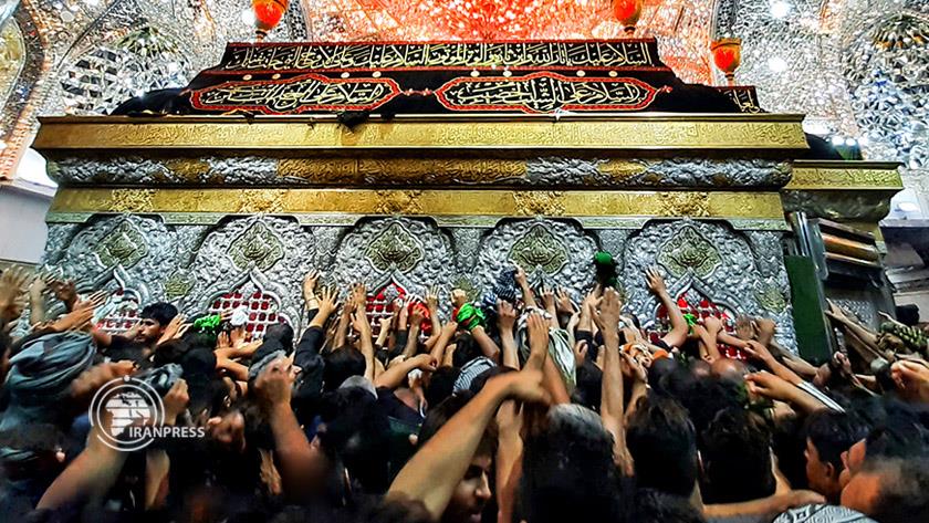 Iranpress: Millions of Shia pilgrims gather in Karbala on Ashura