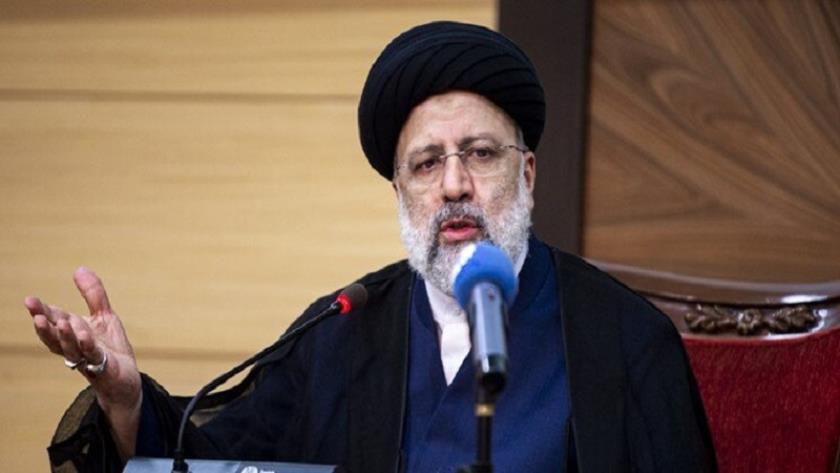 Iranpress: We are determine to use knowledge-based products: Raisi