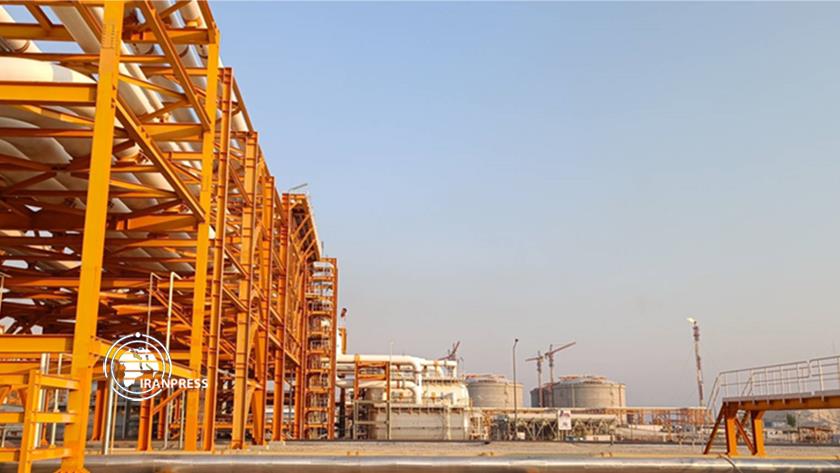 Iranpress: Phase 14 of the Southern Pars Refinery through IranPress lens