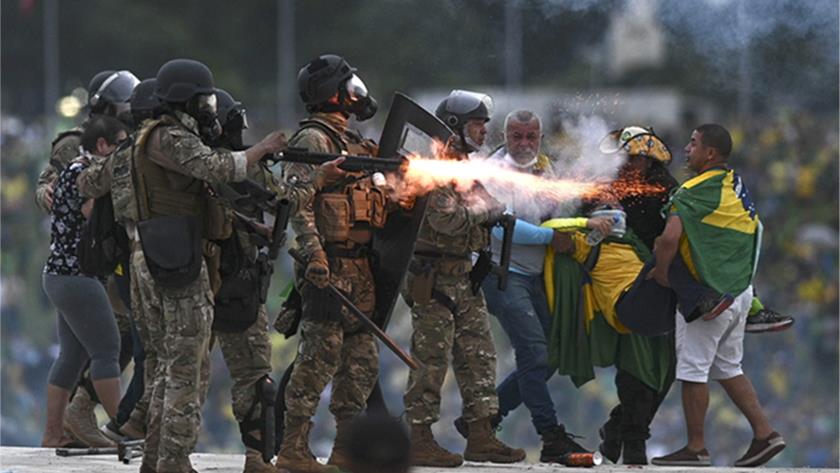 Iranpress: At least 13 dead in latest clash with police outside Rio de Janeiro