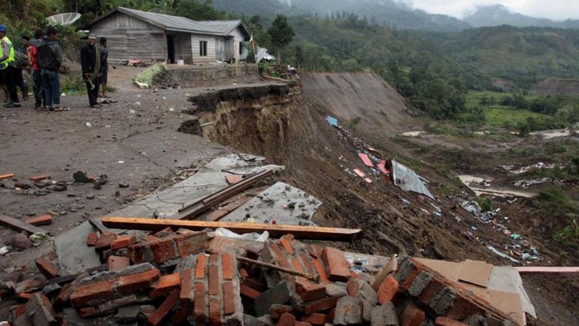 Iranpress: 2 killed in landslide in western Indonesia