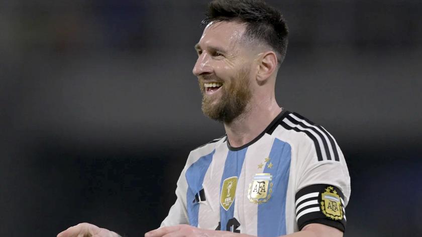 Iranpress: Messi passes 100 international goals 