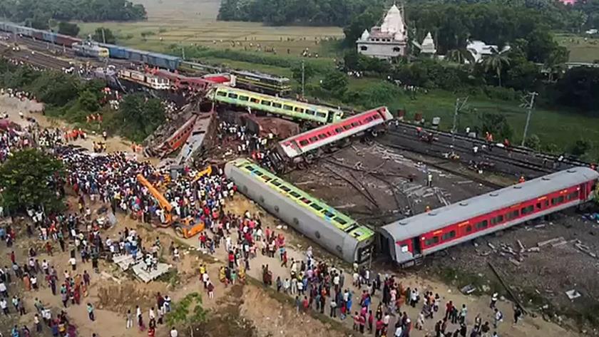 Iranpress: At least 207 dead, 900 injured in train crash in India