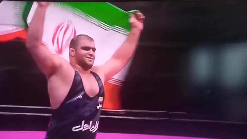Iranpress: المنتخب الوطني الإيراني بطل آسيا بالمصارعة الرومانية