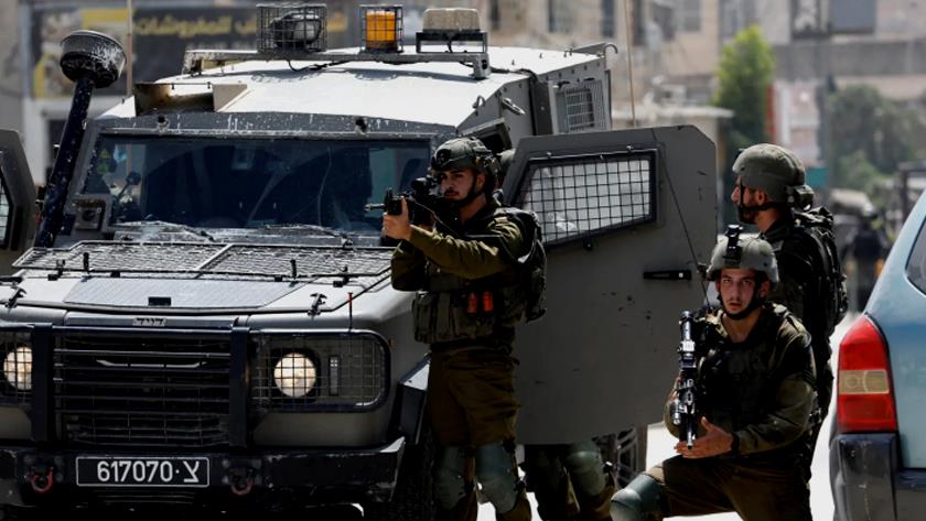 Iranpress: الاحتلال الاسرائيلي يعتقل 30 فلسطينيا في الضفة الغربية