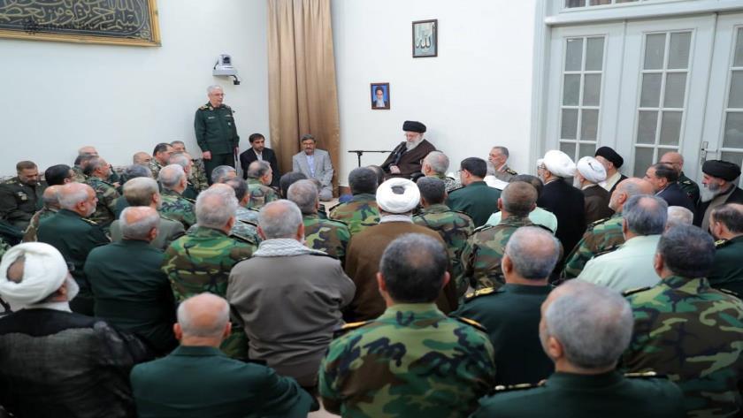 Iranpress: تقدير قائد الثورة الإسلامية للأداء الحكيم للقوات المسلحة في الأحداث الأخيرة