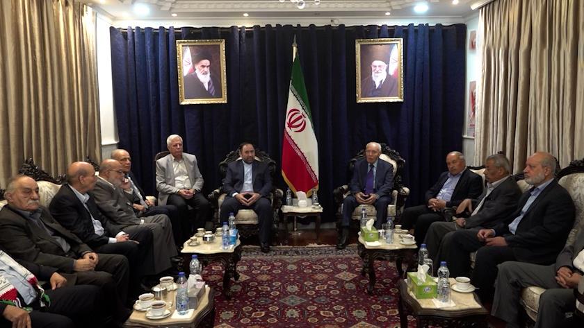 Iranpress: مقر السفارة الإيرانية بدمشق يستضيف اجتماعا لقادة وممثلي فصائل المقاومة الإسلامية 