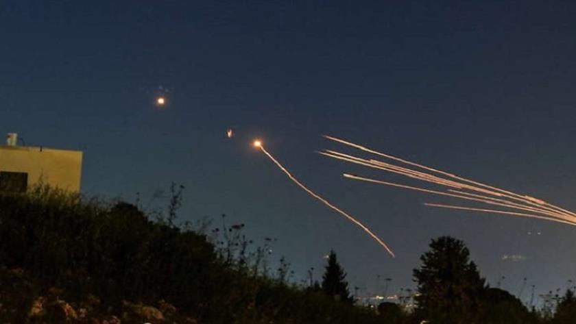Iranpress: المقاومة اللبنانية تستهدف قاعدة زيتيم الإسرائيلية بعشرات الصواريخ