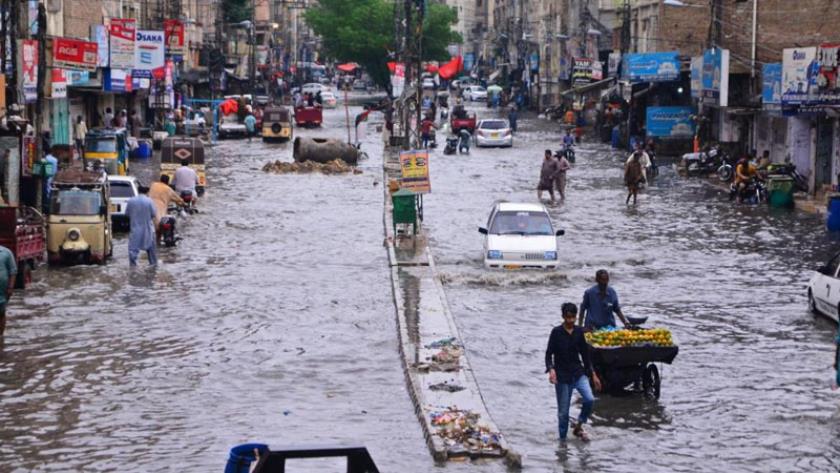 Iranpress: فيضانات تؤدي بحياة 17 شخصا في باكستان