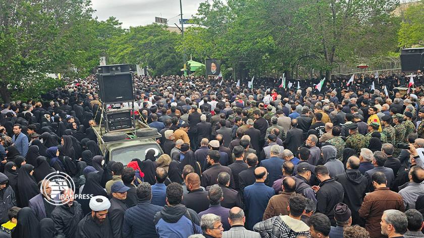Iranpress: تبريز.. بدء مراسم تشييع جثامين شهداء تحطم مروحية الرئيس الإيراني 