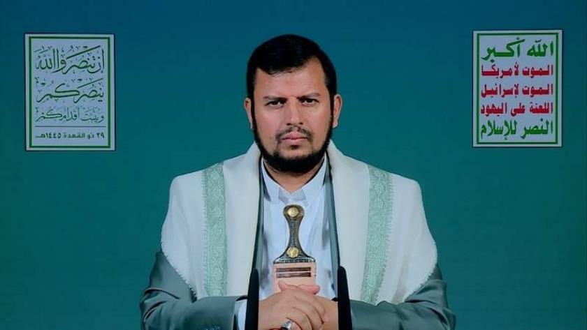 Iranpress:  السيد الحوثي يكشف تفاصيل استهداف آيزنهاور 