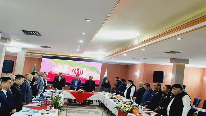 Iranpress: افتتاح اجتماع اللجنة التجارية الحدودية المشتركة بين إيران وباكستان في زاهدان
