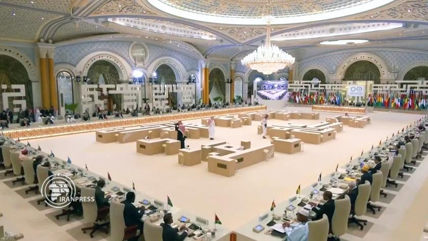 Iranpress: قمة الرياض تدعو إلى إيقاف الحرب على لبنان وغزة