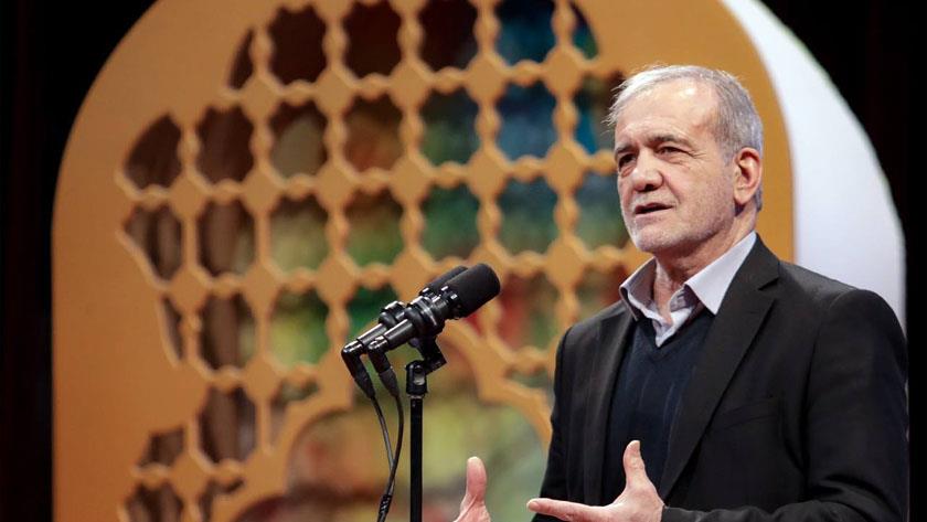 Iranpress: الرئيس الإيراني: العدالة للجميع يجب أن تكون المبدأ الرئيسي للحياة