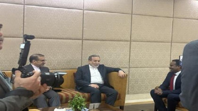 Iranpress: وزير الخارجية الإيراني يصل إلى نيودلهي