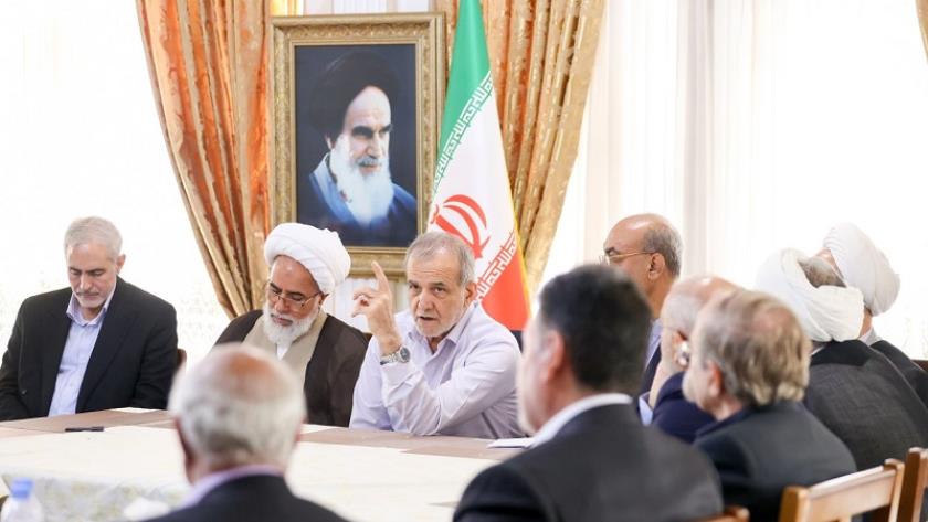 Iranpress: رئيس الجمهورية: سنفاوض بقوة وعزة، وليس تحت التهديد