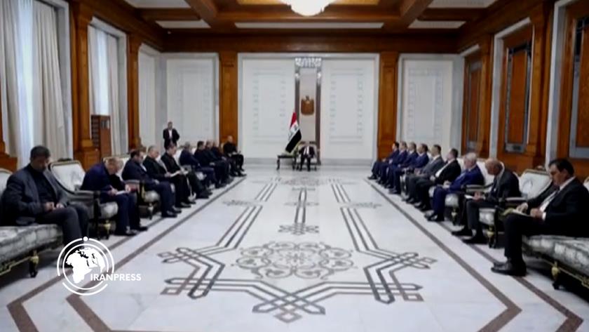 Iranpress: لاريجاني يلتقي الرئيس العراقي في أول زيارة خارجية له لتعزيز التعاون الأمني + فيديو