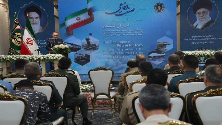Iranpress: وزير الدفاع الإيراني: الرد الإيراني على أعمال العدو الشريرة سيكون مؤلماً و مفاجئاً