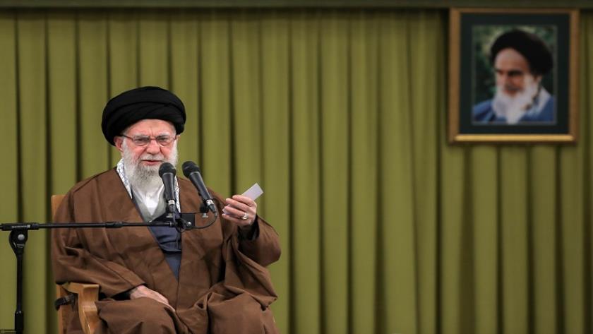 Iranpress: سماحة القائد: المقاومة الوطنية أحبطت محاولات العدو لتغيير هوية الشعب 