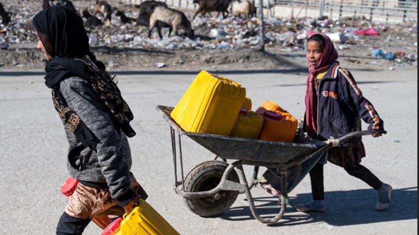 Iranpress: أكثر من 21 مليون أفغاني يفتقرون لمياه شرب آمنة