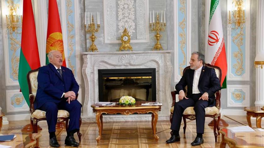 Iranpress: وزير الخارجية الإيراني يلتقي رئيس بيلاروس في مينسك