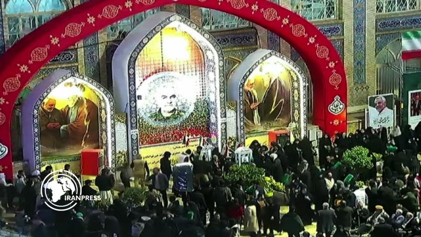 Iranpress: مصلى طهران يستضيف مراسم إحياء ذكرى الشهيد القائد سليماني+ فيديو