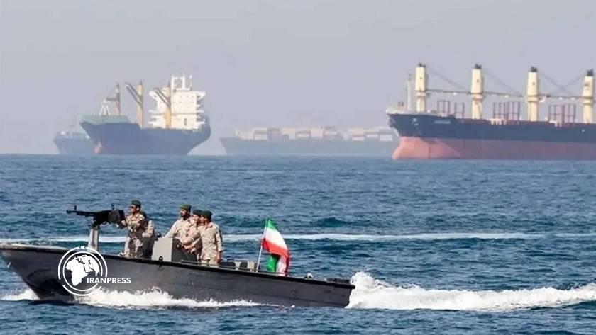 Iranpress: القوات البحرية للحرس الثورة: على السفن عدم الاقتراب من مضيق هرمز