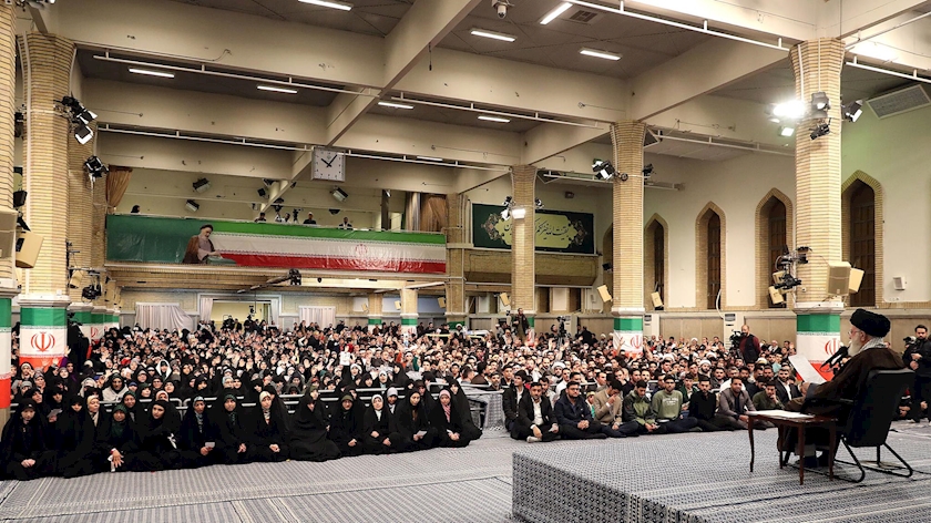 Iranpress: انتخاب اصلح، ضامن منافع ملی 