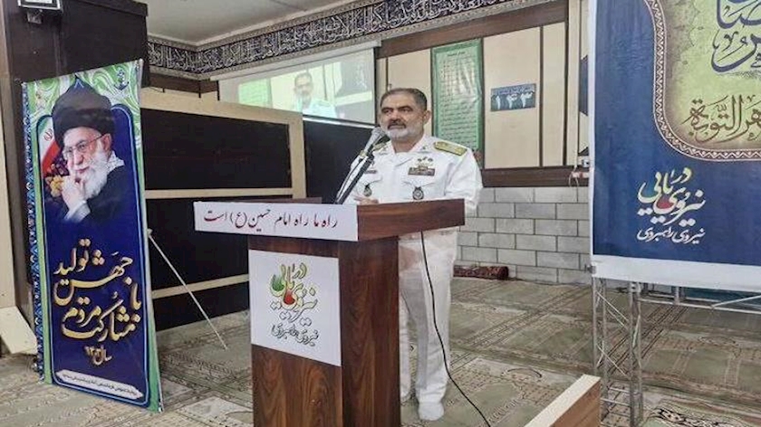 Iranpress: دریادار ایرانی: الحاق شناورهای لازم در دستور کار نیروی دریایی است