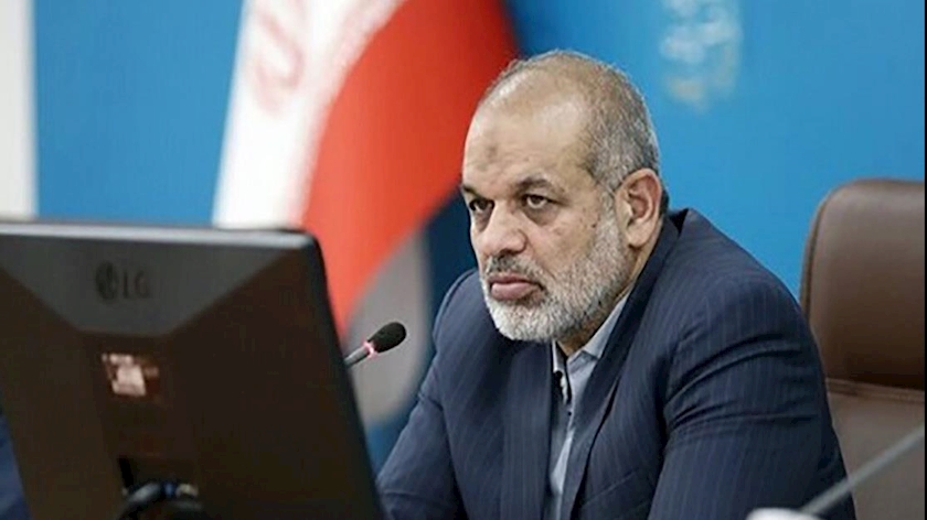 Iranpress: وزیر کشور: گروه‌های امدادی در حال حرکت به محل سانحه بالگرد رئیس جمهور هستند