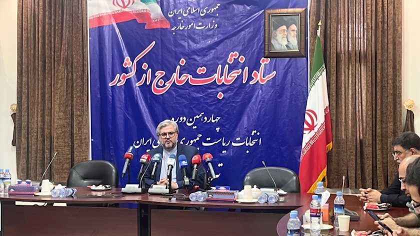 Iranpress: ارسال ۳۴۴ صندوق اخذ رای به خارج از کشور 