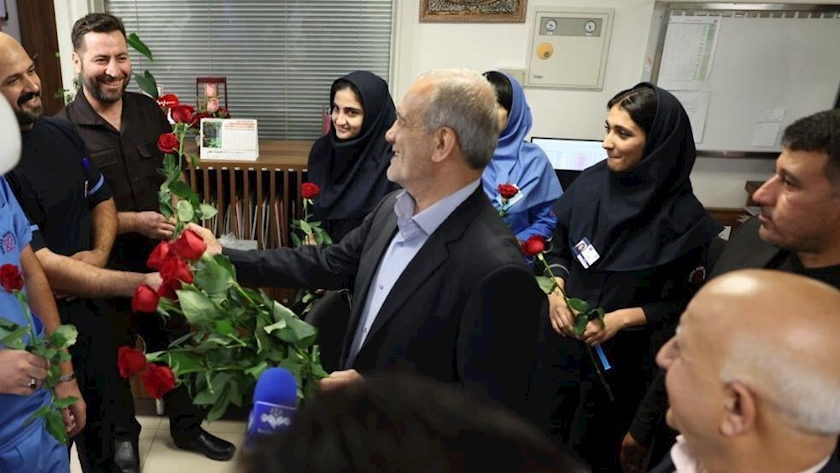 Iranpress: بازدید رئیس جمهور از مرکز قلب تهران به مناسبت روز پزشک