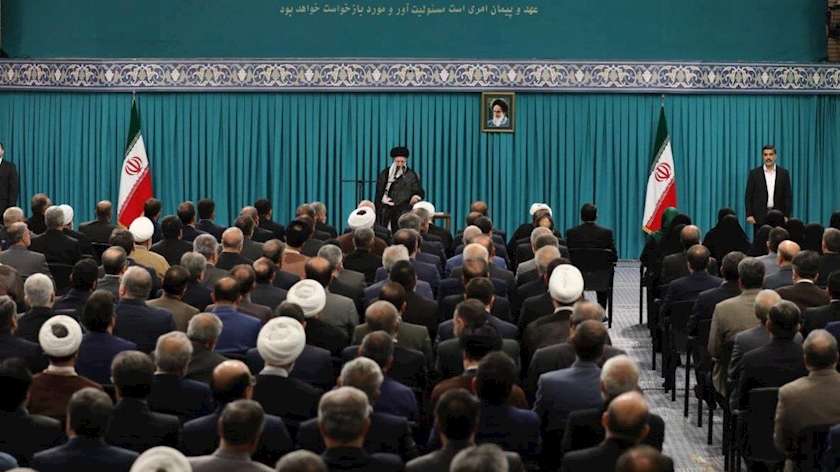 Iranpress: دیدار نمایندگان مجلس شورای اسلامی با رهبر معظم انقلاب اسلامی