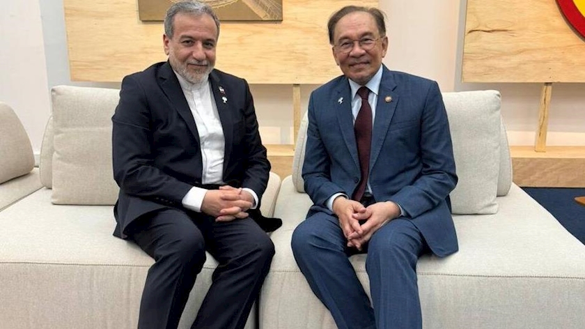 دیدار عراقچی با «انور ابراهیم» نخست وزیر مالزی
