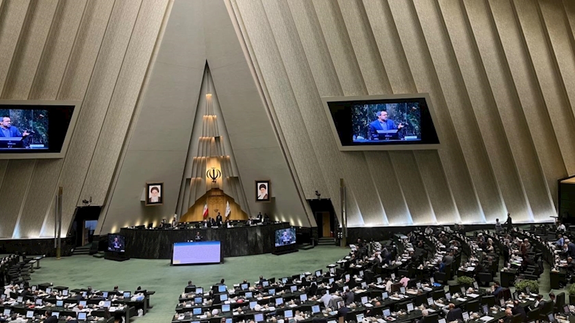 Iranpress: نوزدهمین جلسه بررسی برنامه هفتم توسعه در صحن علنی مجلس