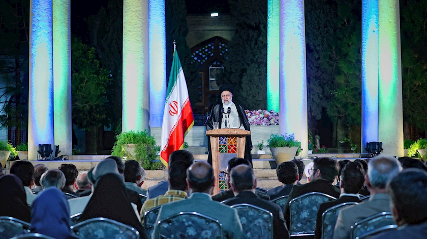 Iranpress: رئیسی: حافظ بهترین جلوه پیوند اسلام با فرهنگ و رسوم ایرانی است