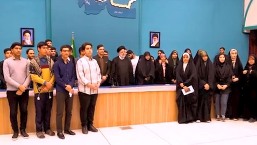 Iranpress: دیدار جمعی از دانش آموزان با رئیس جمهوری