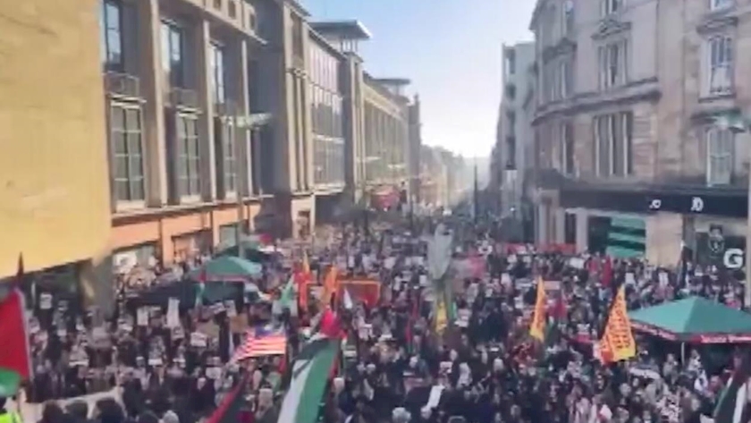 Iranpress: ببینید: تظاهرات گسترده در اسکاتلند در حمایت از مردم غزه