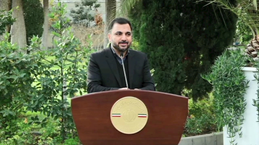 Iranpress: تلاش وزارت ارتباطات برای توسعه طرح فیبرنوری در سراسر کشور
