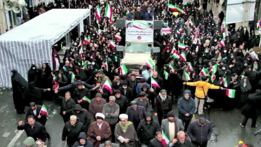 Iranpress: ببینید: راهپیمایی مردم زنجان در محکومیت حمله تروریستی کرمان 
