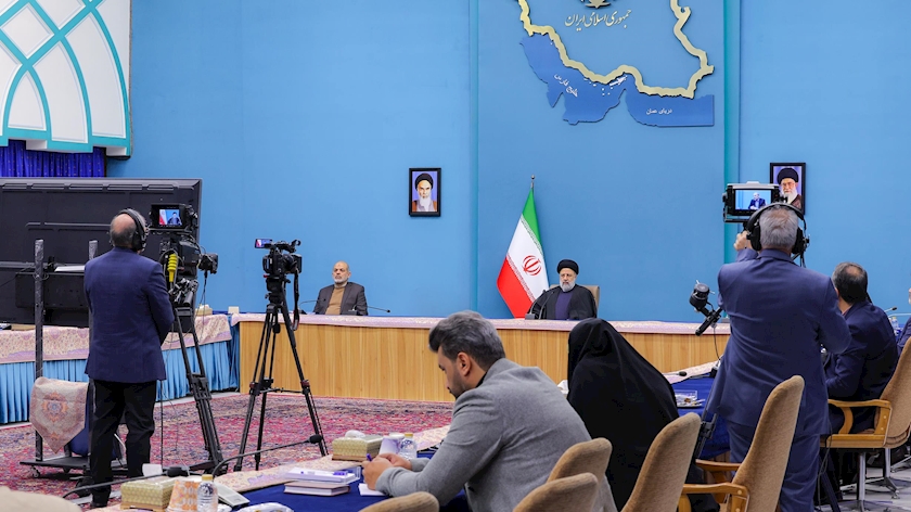 Iranpress: رئیسی: انتخاب چارچوب‌های اداره کشور با رای مردم از برکات انقلاب اسلامی است