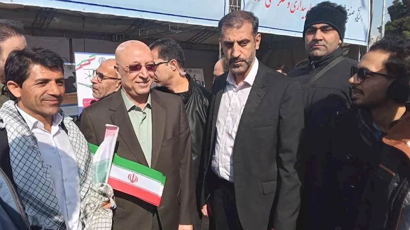 Iranpress: حضور مقامات لشکری و کشوری در راهپیمایی 22 بهمن