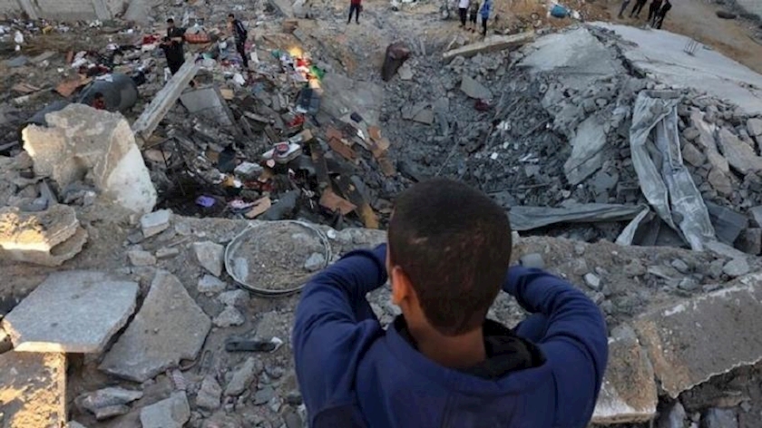 Iranpress: شهادت 8 فلسطینی در حمله هوایی رژیم صهیونیستی به شهر رفح