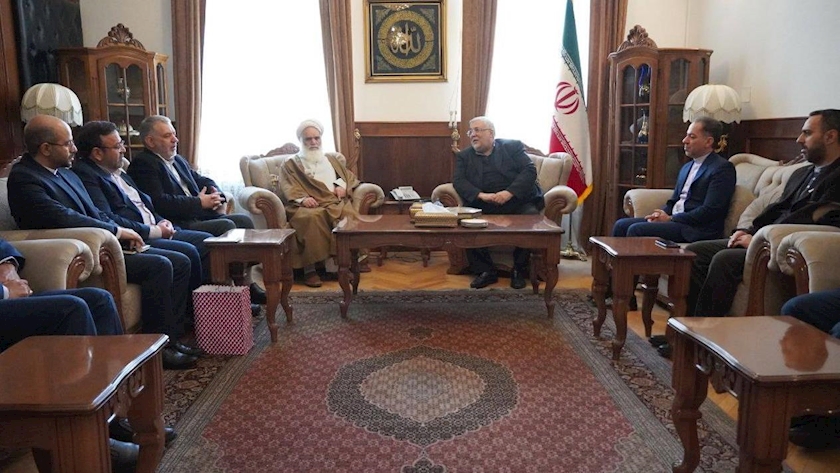 Iranpress: دیدار هیات قرآنی ایران با سفیر جمهوری اسلامی در سارایوو 
