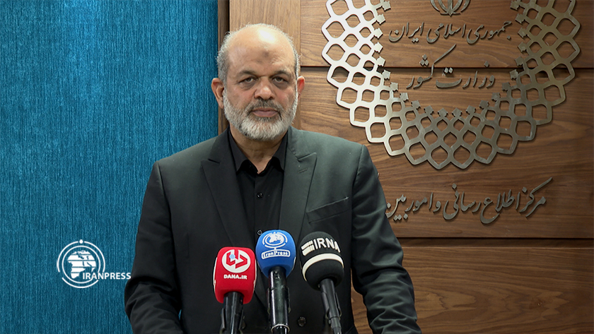 Iranpress: وحیدی: پروژه های راکد در کشور تأمین مالی خواهد شد