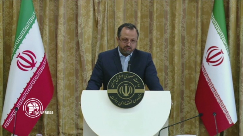 Iranpress: خاندوزی: هیچ مالیات و نرخ جدیدی وضع نشده است
