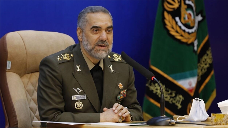 Iranpress: وزیر دفاع: سامانه‌های موشکی آرمان و آذرخش اهداف را در کمترین زمان منهدم می‌کنند