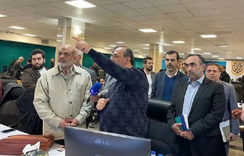 Iranpress: وزیر کشور از مانور آمادگی انتخابات بازدید کرد