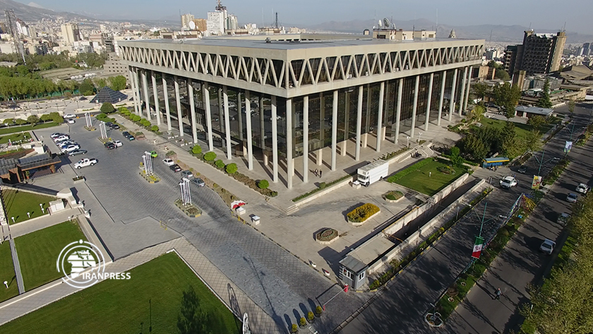 Iranpress: مشارکت رسانه ملی در برگزاری انتخابات با راه اندازی 200 کانال انتخاباتی